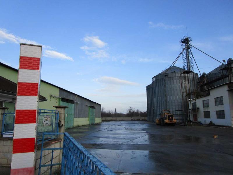 Large-scale investment property with silos, warehouses, dryer, laboratory and full supporting infrastructure
