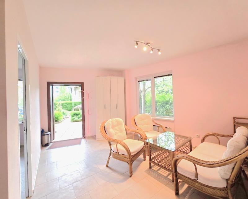 Impeccable medical center suitable for a wide range of professional practices and businesses, offering convenient access