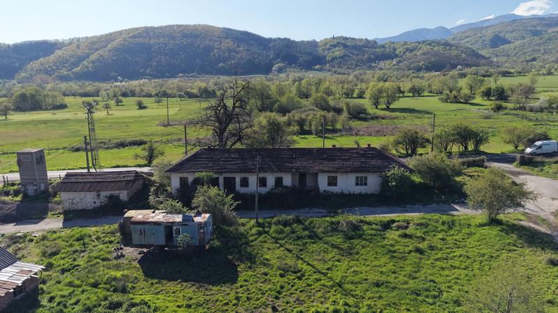Excellent investment in a mountain area with growing potential