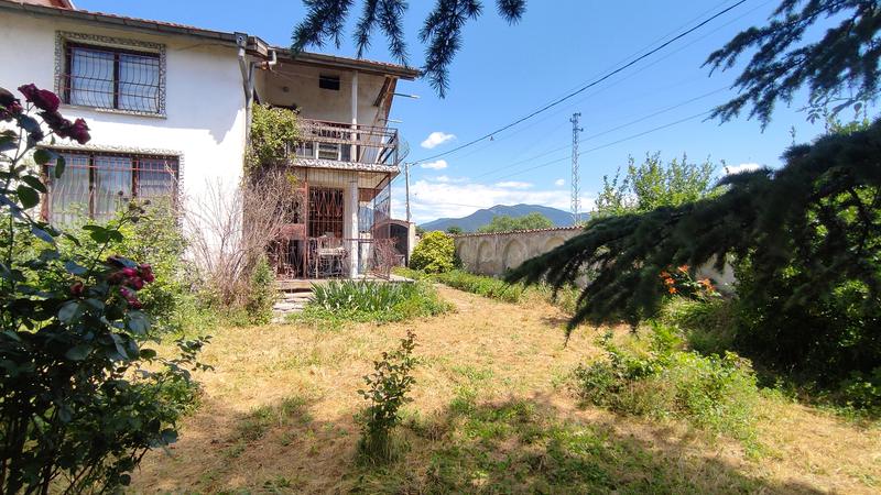 House in a convenient and quiet location in the village of Tulovo