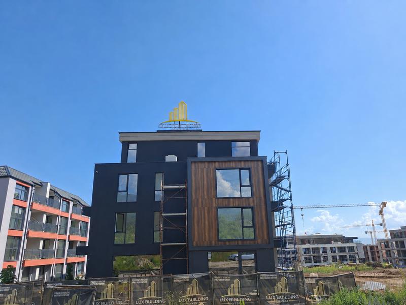 New apartment with garden and Act 15