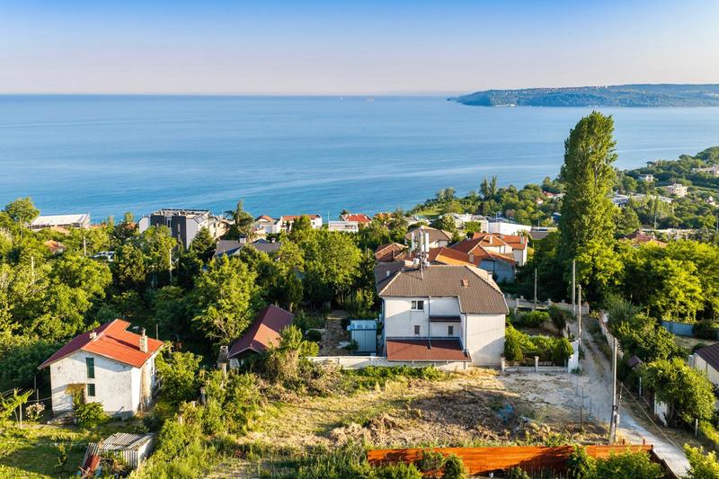 Development land suitable for a house in a preferred area of Varna