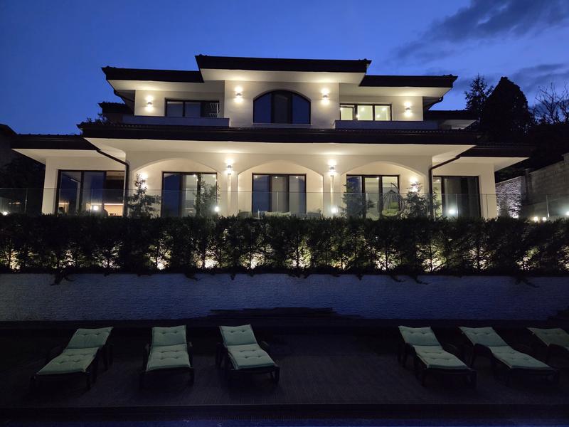 Contemporary residence with striking architecture, heat pump system, double garage and panoramic sea views � just minutes from Kabakum Beach