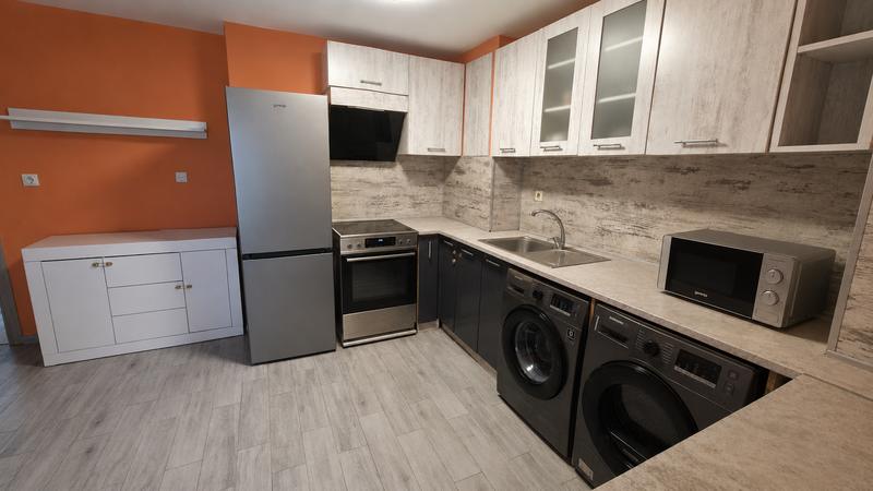 Ready-to-move-in apartment 30 m from the major Vladislav Varnenchik Blvd.