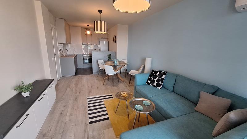 Stylishly furnished new apartment with panoramic sea views and parking space