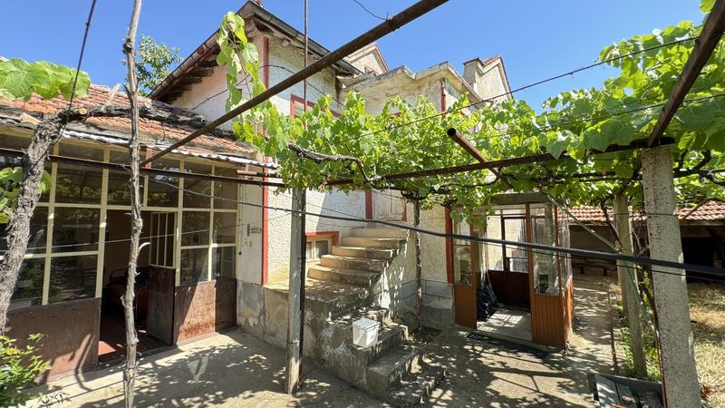 Charming house with spacious garden