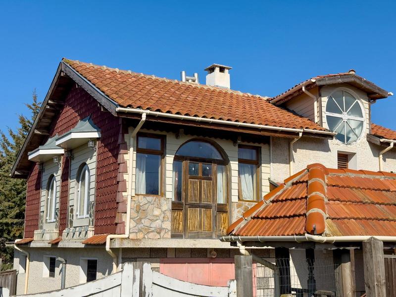 Spacious property in preferred and picturesque village next to main road Varna-Albena