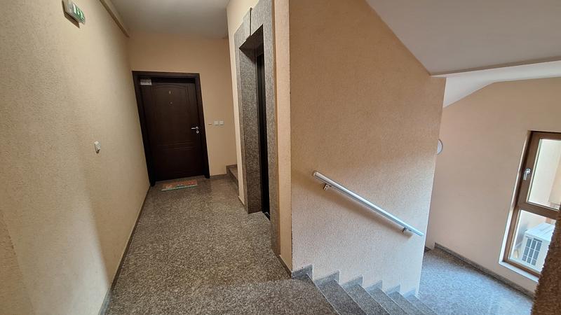 Communicative apartment with parking space 1 km from the beach