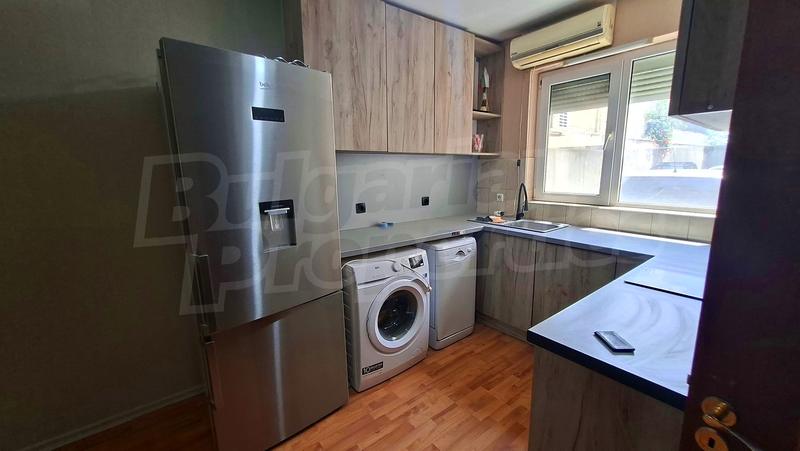 Furnished apartment with free parking 