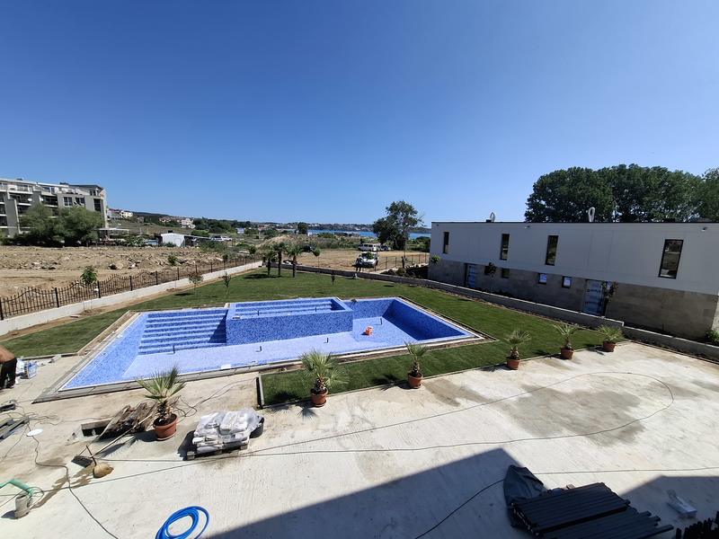 Gorgeous gated complex with swimming pool on the second line, next to the beach Smokinya