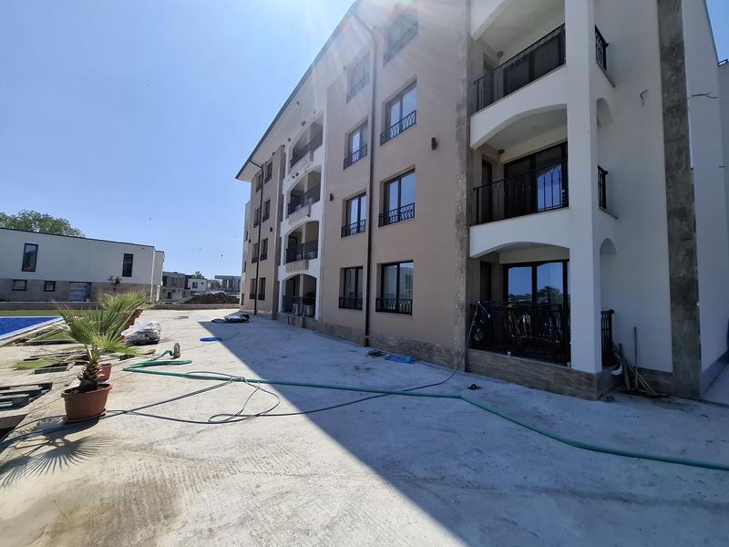 Gorgeous gated complex with swimming pool on the second line, next to the beach Smokinya