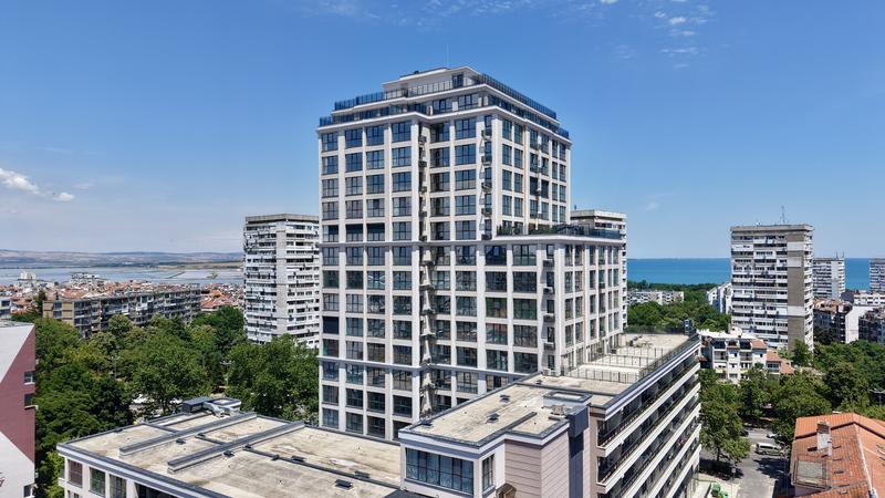 Last apartments with 360� panoramic views of the city and the sea