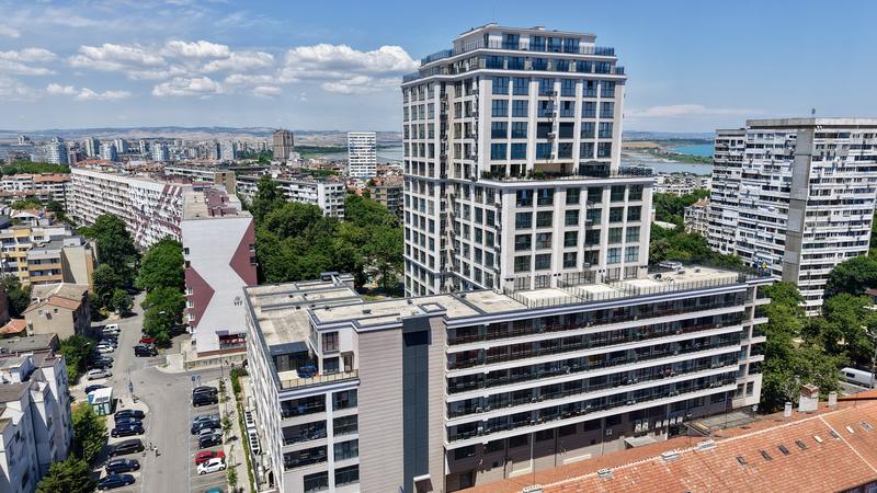 Last apartments with 360� panoramic views of the city and the sea
