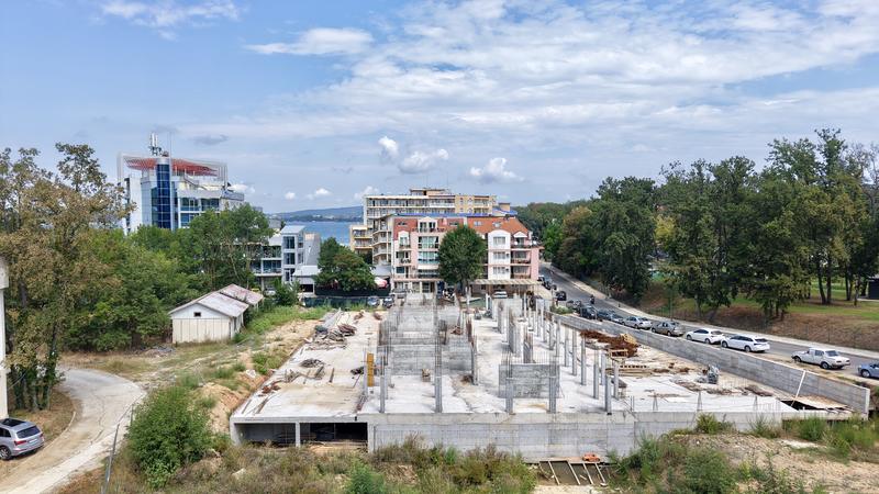 Studios, 1- and 2-bedroom apartments in an excellent complex just 30 meters from the golden beach