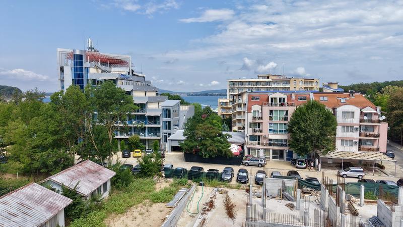 Studios, 1- and 2-bedroom apartments in an excellent complex just 30 meters from the golden beach