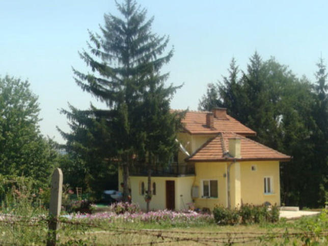 Attractive residence in perfect condition Attractive residence in perfect condition