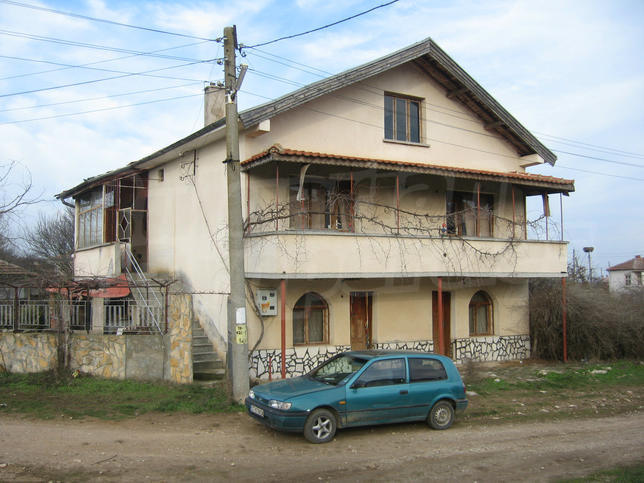 Furnished rural house with garage and summer kitchen Furnished rural house with garage and summer kitchen