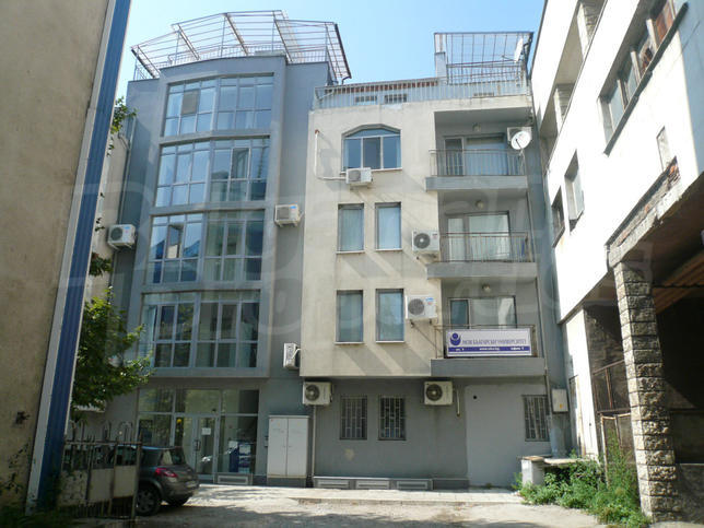 Comfortably furnished and equipped apartment near the Danube river Comfortably furnished and equipped apartment near the Danube river