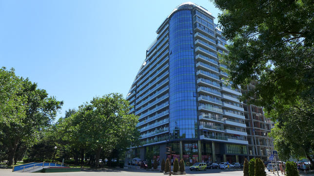 Fully furnished one-bedroom apartment in a prestigious building in Lazur Fully furnished one-bedroom apartment in a prestigious building in Lazur