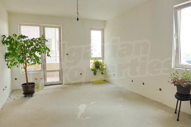 Comfortable facing-southwest apartment with quiet location and easy access to metro station Comfortable facing-southwest apartment with quiet location and easy access to metro station