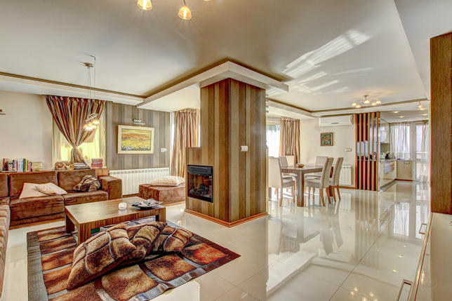 Stylishly furnished apartment with courtyard garden Stylishly furnished apartment with courtyard garden