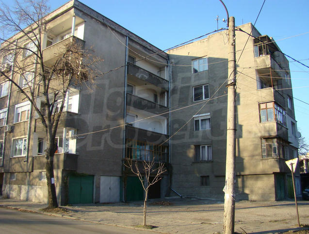 3-bedroom apartment for repairs in proximity to school, kindergarten, church 3-bedroom apartment for repairs in proximity to school, kindergarten, church