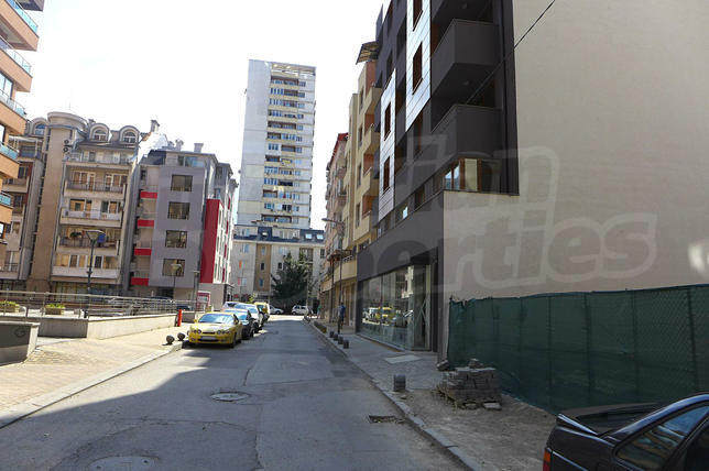 Shop with easy access to the boulevards Bulgaria, Gotse Delchev and Todor Kableshkov Shop with easy access to the boulevards Bulgaria, Gotse Delchev and Todor Kableshkov