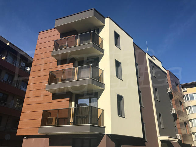 Luxuriously furnished flat enjoying an excellent location Luxuriously furnished flat enjoying an excellent location