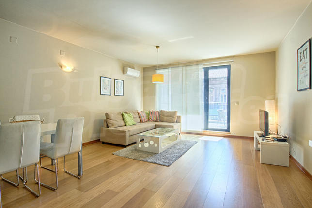 Sunny apartment with underground parking space in the old part of central Sofia Sunny apartment with underground parking space in the old part of central Sofia
