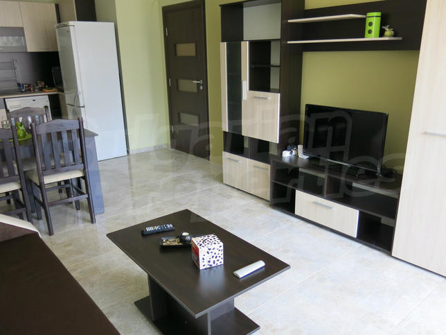 South-facing, newly-built apartment with communicative location South-facing, newly-built apartment with communicative location