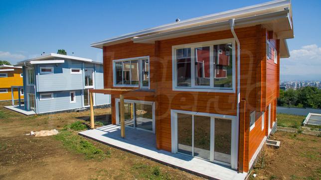 Lovely family home among greenery in a preferred metropolitan area
Lovely family home among greenery in a preferred metropolitan area
