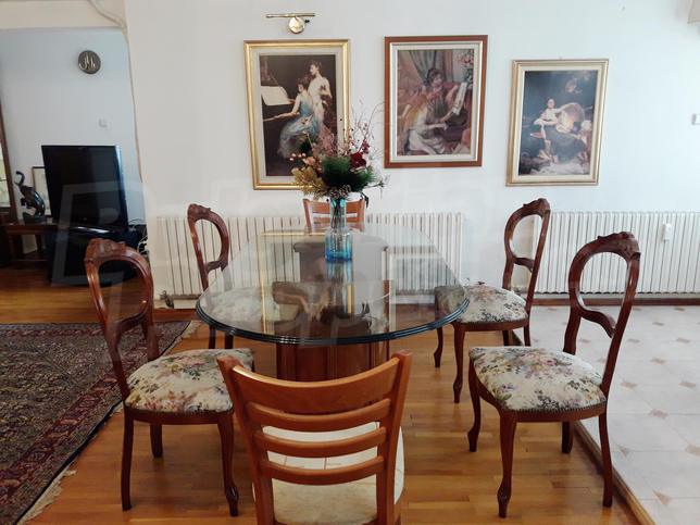 Aristocratic apartment with spacious rooms in the Iztok area Aristocratic apartment with spacious rooms in the Iztok area