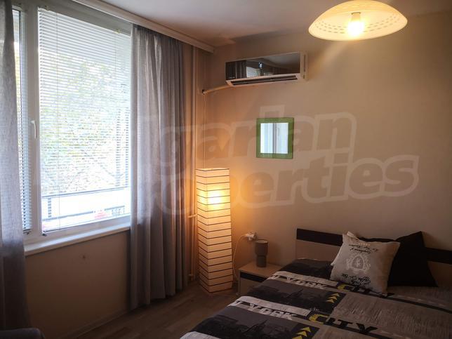 Ready-to-use apartment in green area, near main boulevards
Ready-to-use apartment in green area, near main boulevards