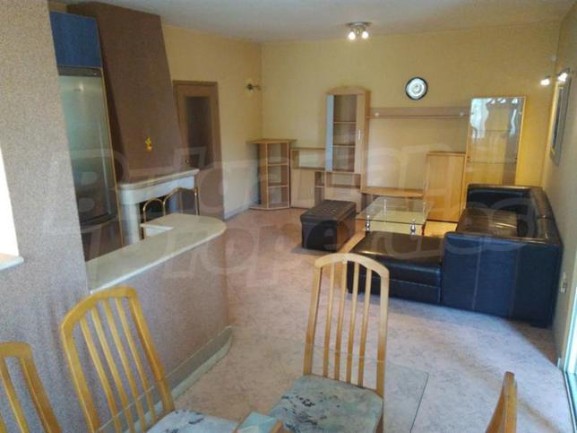 Spacious property with a fireplace and an attractive location close to all amenities Spacious property with a fireplace and an attractive location close to all amenities