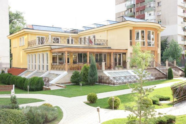 Apartment with large balcony in a prestigious building near Bulgaria Blvd. Apartment with large balcony in a prestigious building near Bulgaria Blvd.