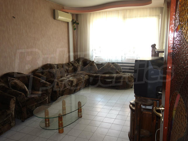 Comfortably furnished home to school and all amenities Comfortably furnished home to school and all amenities