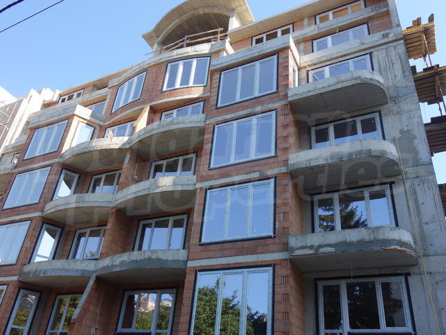 Spacious apartment in close proximity to Bulgaria Blvd. Spacious apartment in close proximity to Bulgaria Blvd.