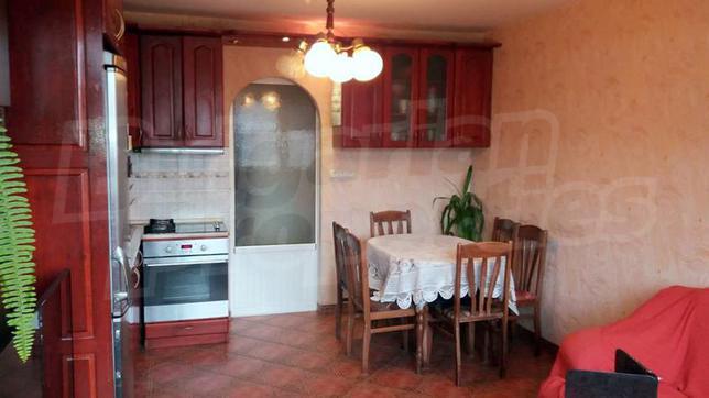 Dwelling with communicative location next to all everyday amenities Dwelling with communicative location next to all everyday amenities