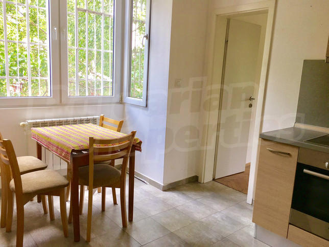 Apartment in a brick building with great location Apartment in a brick building with great location