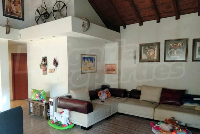Furnished dwelling near main road and supermarkets, with easy access to Studentski grad and Bistritsa village
Furnished dwelling near main road and supermarkets, with easy access to Studentski grad and Bistritsa village