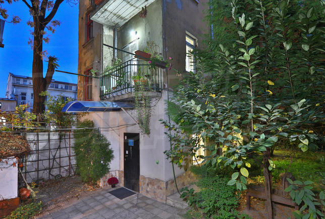 Renovated apartment with nodal location in the center of the capital Renovated apartment with nodal location in the center of the capital