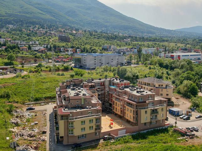 Просторно жилище в затворен комплекс в кв. "Манастирски ливади - изток" Просторно жилище в затворен комплекс в кв. "Манастирски ливади - изток"