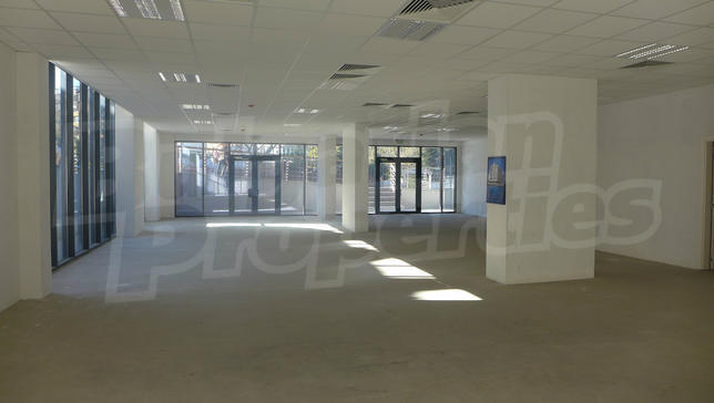 Spacious commercial premise with excellent visibility and location close to a metro station Spacious commercial premise with excellent visibility and location close to a metro station