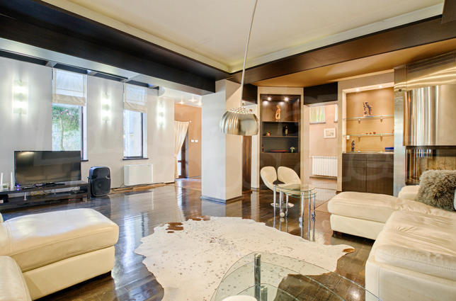 Exquisite family home with parking spaces, fitness, sauna, winter garden at the foot of Vitosha mountain
Exquisite family home with parking spaces, fitness, sauna, winter garden at the foot of Vitosha mountain