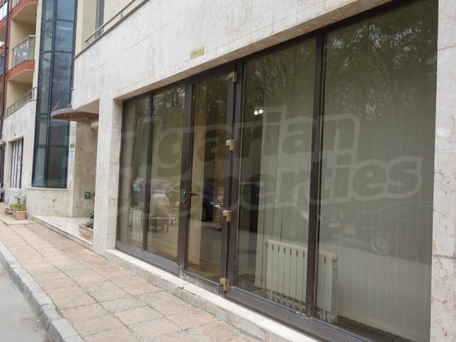 Office on 2 levels with separate entrance from the street Office on 2 levels with separate entrance from the street