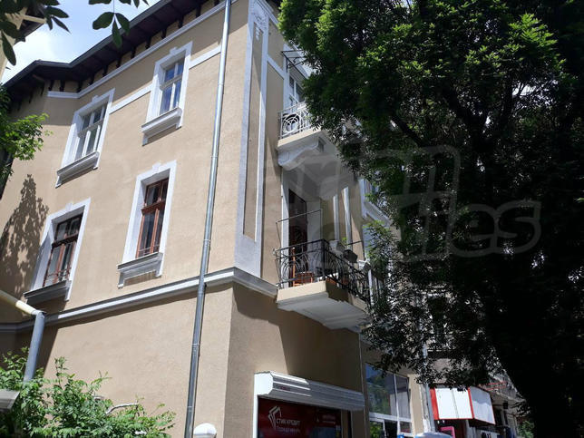 Communicative property in building - cultural monument with refurbished façade Communicative property in building - cultural monument with refurbished façade