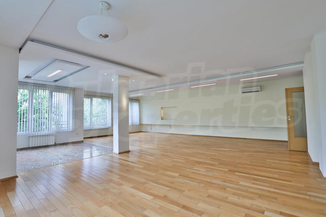 Fully finished apartment with a parking space in Lozenets district Fully finished apartment with a parking space in Lozenets district