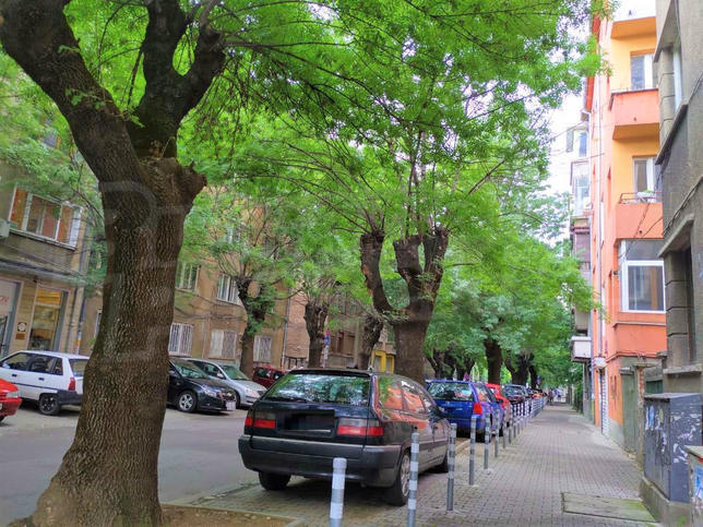 Excellent property in the lively top center of the capital Excellent property in the lively top center of the capital
