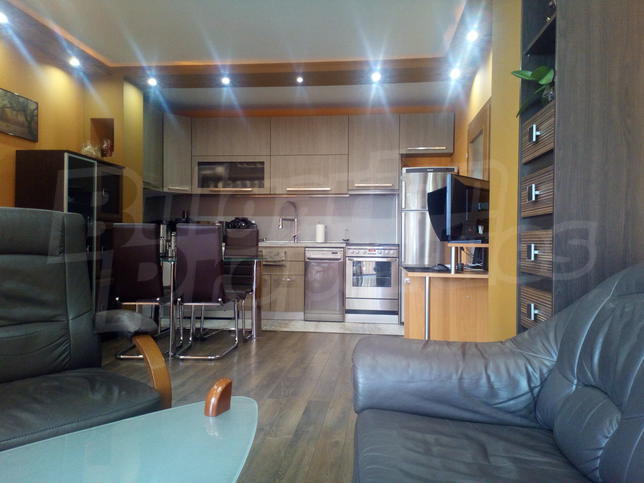 Two-bedroom apartment with views of the greenery and the city Two-bedroom apartment with views of the greenery and the city