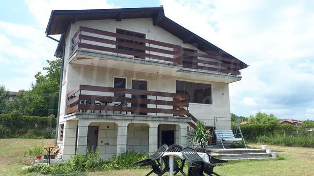 Lovely rural property with nice and quiet location
Lovely rural property with nice and quiet location